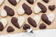 Làm Chocolate Cookie dành tặng những người thân yêu