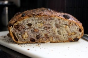 Cách làm Bánh mỳ lúa mạch đen nho khô hạt óc chó - Walnut Raisin Dark Rye Bread