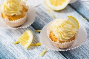 Cùng Hunnie làm những mẻ bánh Lemon Meringue Cupcakes tuyệt hảo